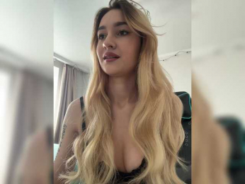 -Lana-Chester- webcam model stream image