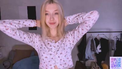 MaiaGarsee webcam model stream image