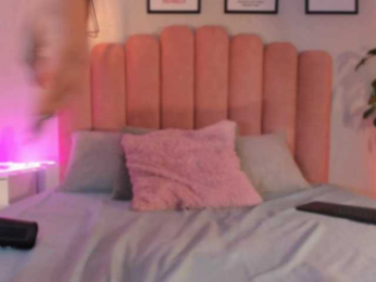 Raven-Blackk webcam model stream image