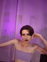 madi_snow webcam model stream image