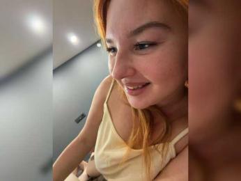 delyannicole webcam model stream image