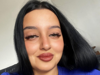 SkarlettBrook webcam model stream image