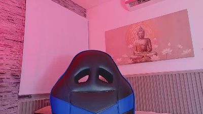 MaxTurner_ webcam model stream image