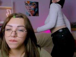 sarah-fire webcam model stream image