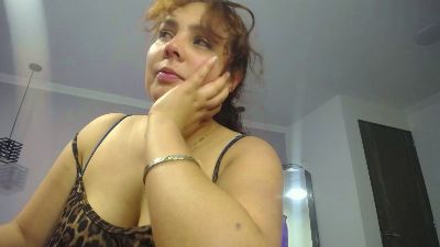 MaggySimpson_ webcam model stream image