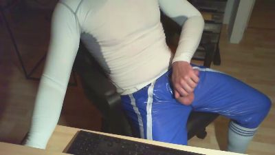 laskard71 webcam cam4 model stream image