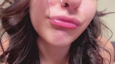 NickyHence webcam model stream image