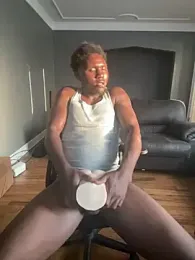 Festivitiesking1 webcam model stream image