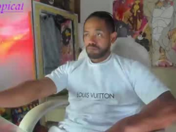 dimitry_muscle webcam model stream image