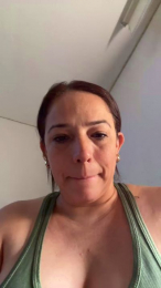 Lou1k webcam model stream image