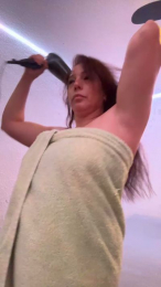 Lou1k webcam model stream image