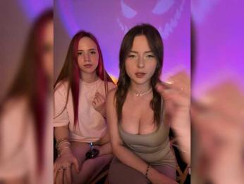 Lisuniyaa webcam model stream image