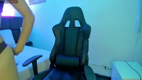 namiiwhite webcam model stream image