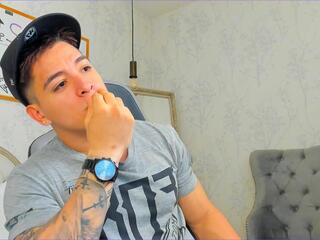 Alan Thompson webcam model stream image
