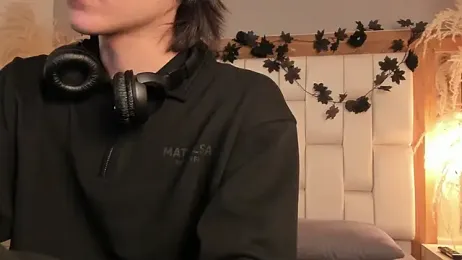 Daphne_And_Roger webcam model stream image