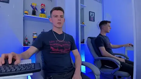 Oliverstonx webcam model stream image