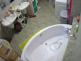 voyeurcam-julmodels-bath-1st-1 webcam model stream image