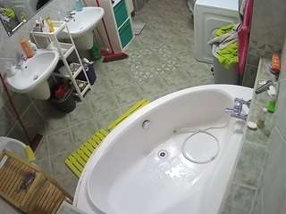 voyeurcam-julmodels-bath-1st-1 webcam camsoda model stream image