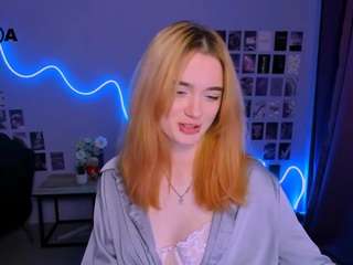 liana-kisses webcam camsoda model stream image
