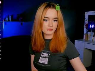 liana-kisses webcam model stream image
