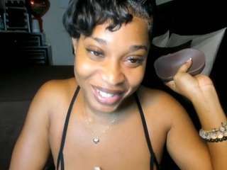 iluvsaffire-bleu webcam model stream image