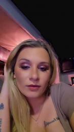 Softglammess webcam model stream image