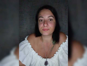 Adelinna webcam model stream image