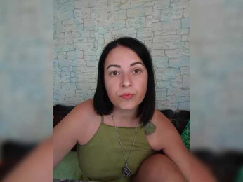 Adelinna webcam model stream image