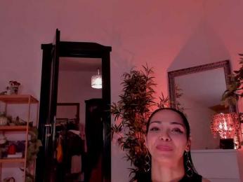 Cheerish webcam model stream image