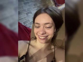 18YoungPussy18 webcam bongacams model stream image