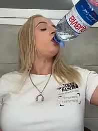 Strongqueen webcam model stream image