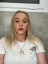 Strongqueen webcam model stream image