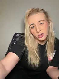 Strongqueen webcam model stream image