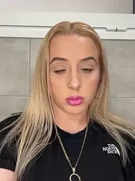 Strongqueen webcam model stream image