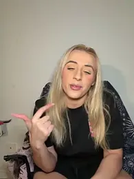 Strongqueen webcam model stream image