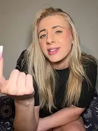 Strongqueen webcam model stream image