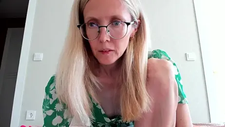 MollyStory webcam stripchat model stream image