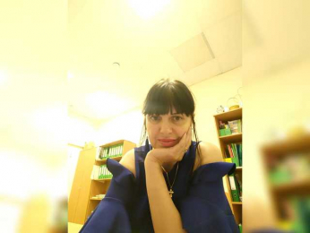 VikNika webcam model stream image