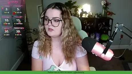 Briieverly webcam model stream image