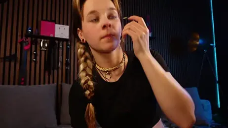 Izzy_Inked webcam model stream image