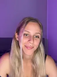 lunawolf21 webcam model stream image