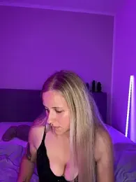 lunawolf21 webcam model stream image