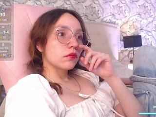 Eliza Golden webcam model stream image