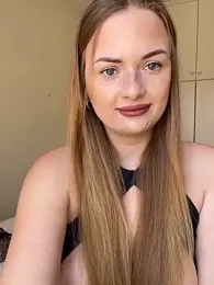 ElenaRebelle webcam model stream image