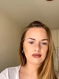 ElenaRebelle webcam model stream image