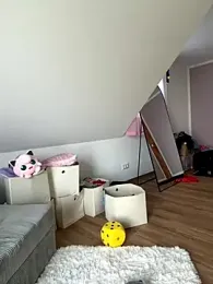 Livewithlucy webcam model stream image