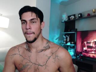 Axel Lenox webcam model stream image