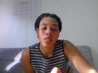 milalunathong webcam model stream image