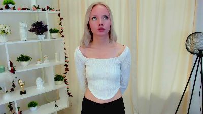 CorneliaBompane webcam model stream image