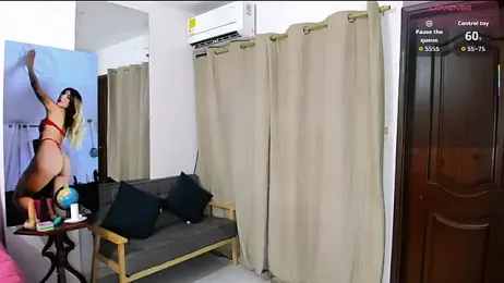 zou_quira webcam stripchat model stream image